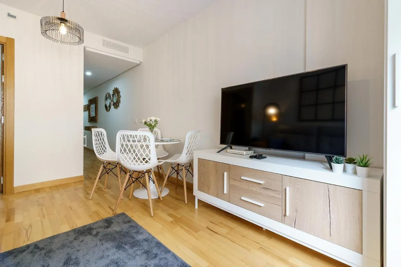 Malagasuite Cozy Center Apartment & Parking